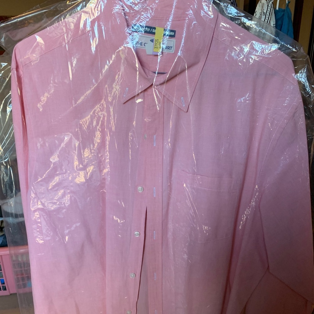 Men’s Old Navy button down shirt.
